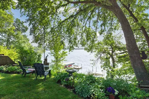 2921 Cambridge Ln, Mound, MN 55364