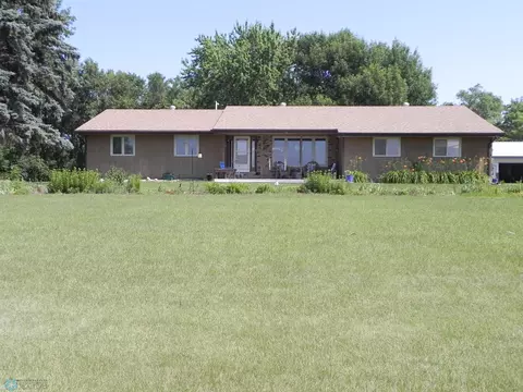 17195 82nd St SE, Mooreton, ND 58075