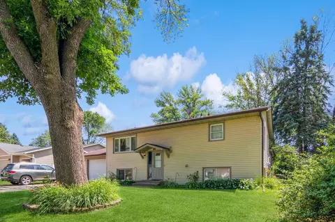 1101 Mitchell Dr, Faribault, MN 55021 photo 2