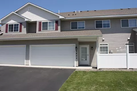 1854 Bridgewater Blvd S, Cambridge, MN 55008