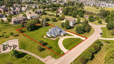 1608 Greystone Ln SW, Rochester, MN 55902