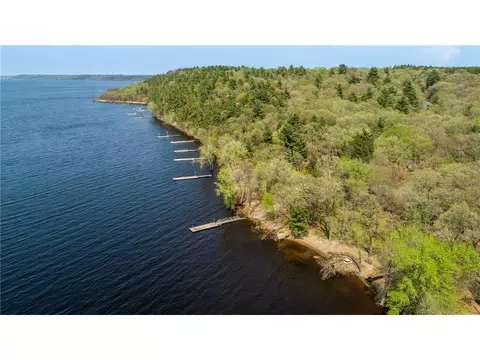 306 Cove Rd, Hudson, WI 54016