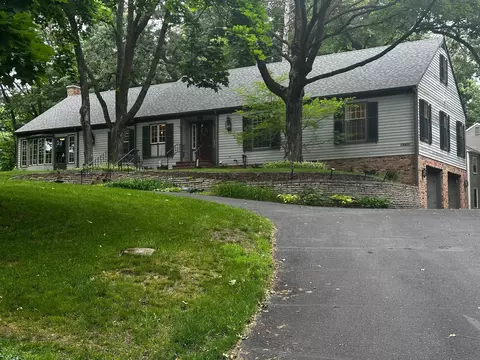 4735 Sparrow Rd, Minnetonka, MN 55345