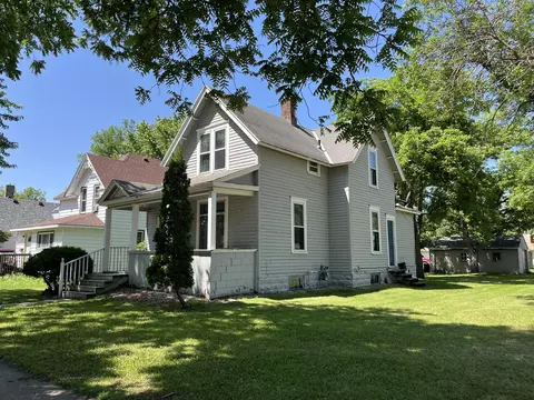 Exterior - 1364 5th Ave N, Windom, MN 56101 photo 6 of 9