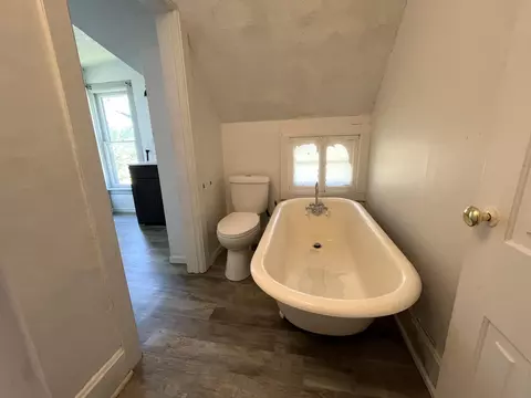 Bath - 1364 5th Ave N, Windom, MN 56101 photo 3 of 3