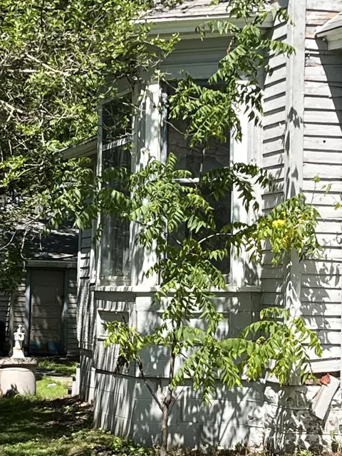 Exterior - 1364 5th Ave N, Windom, MN 56101 photo 7 of 9