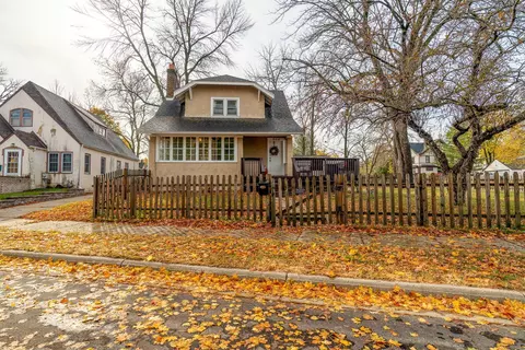 804 2nd Ave NE, Waseca, MN 56093