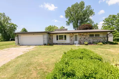 w224s9735 Big Bend Dr, Big Bend, WI 53103