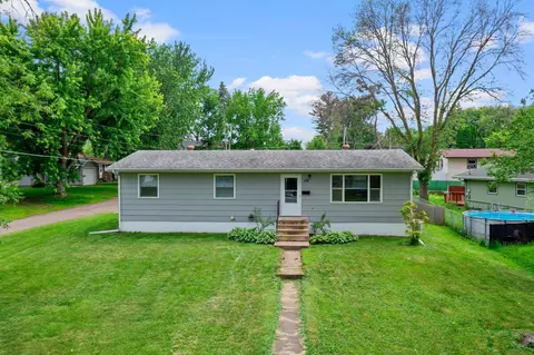 176 8th Ave NE, Forest Lake, MN 55025