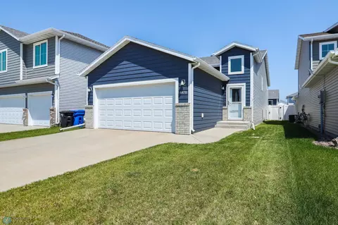 6870 17th St S, Fargo, ND 58104