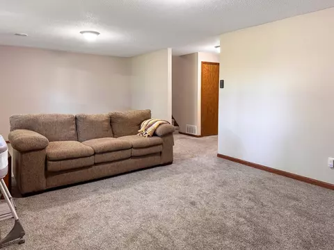 405 Palisades Ave, Toronto, SD 57268 photo 29
