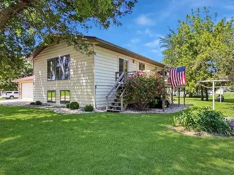 405 Palisades Ave, Toronto, SD 57268 photo 4