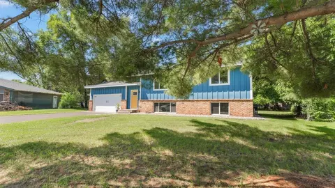 1006 Grant St, Anoka, MN 55303