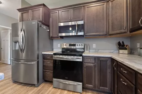 307 Brussels Ct, Marshall, MN 56258 photo 20