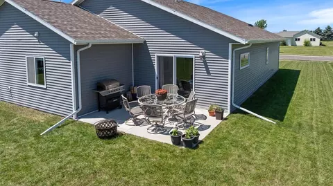 307 Brussels Ct, Marshall, MN 56258 photo 8