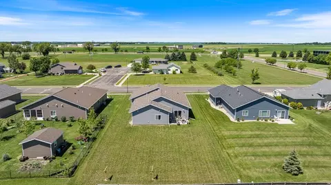 307 Brussels Ct, Marshall, MN 56258 photo 5