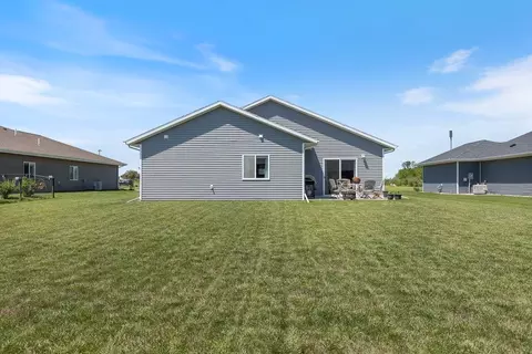 307 Brussels Ct, Marshall, MN 56258 photo 6