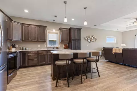307 Brussels Ct, Marshall, MN 56258 photo 16