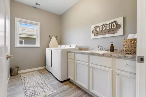 307 Brussels Ct, Marshall, MN 56258 photo 35