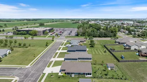 307 Brussels Ct, Marshall, MN 56258 photo 10