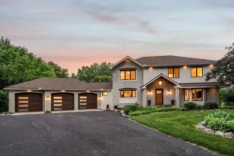 5705 Covington Cir, Minnetonka, MN 55345