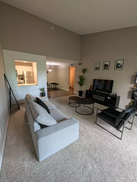 4120 Parklawn Ave #319, Edina, MN 55435
