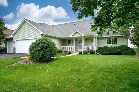 12426 Chesholm Ln, Eden Prairie, MN 55347