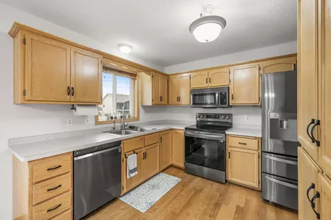 664 Highland Trl, Lino Lakes, MN 55014