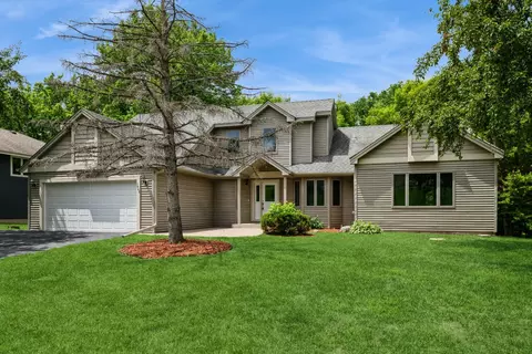 1445 Eastlake Dr, Chaska, MN 55318