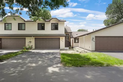 432 Clover Leaf Pkwy NE, Blaine, MN 55434