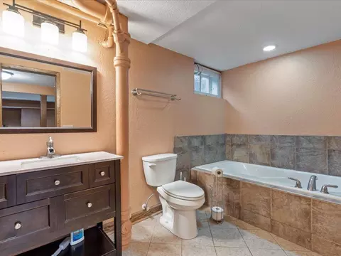 Bath - 709 N 4th St, Brainerd, MN 56401 photo 2 of 3