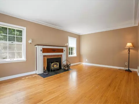 Living - 709 N 4th St, Brainerd, MN 56401 photo 3 of 4