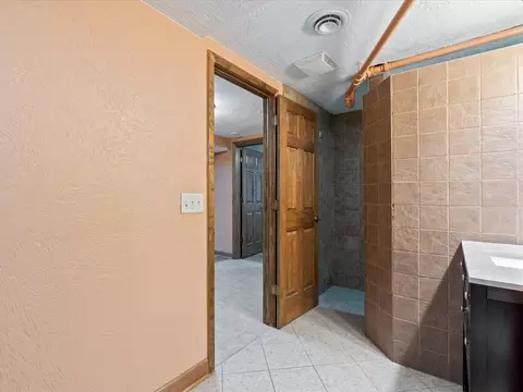 Bath - 709 N 4th St, Brainerd, MN 56401 photo 3 of 3