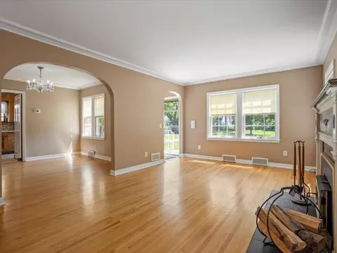 Living - 709 N 4th St, Brainerd, MN 56401 photo 2 of 4