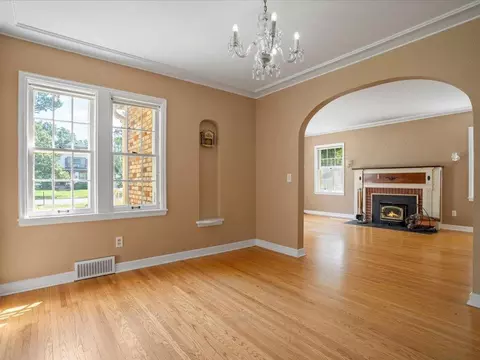 Living - 709 N 4th St, Brainerd, MN 56401 photo 1 of 4