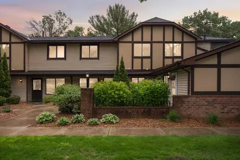5960 Fernwood St, Shoreview, MN 55126