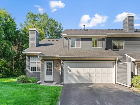 1775 Donegal Dr #1, Woodbury, MN 55125