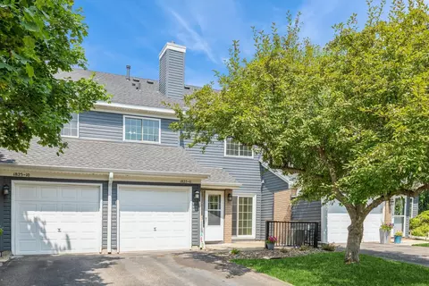 1825 Donegal Dr #11, Woodbury, MN 55125