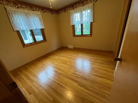Bedroom - 1204 Garflield Ave, Albert Lea, MN 56007 photo 2 of 3