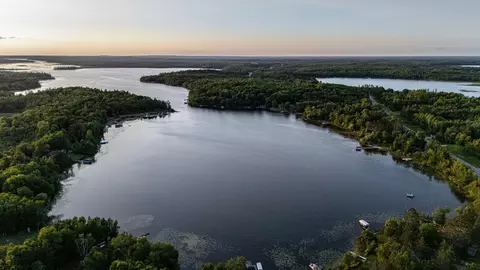 27574 S Bay Ln, Cohasset, MN 55721