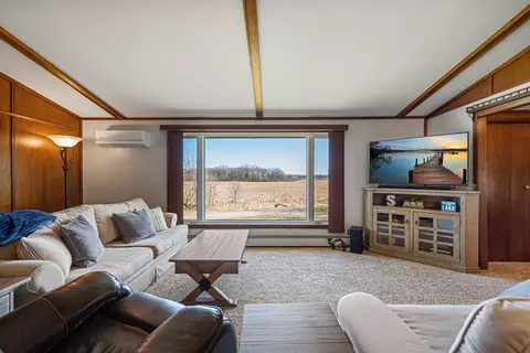 Living - 8992 Shields Lake Path, Faribault, MN 55021 photo 2 of 3