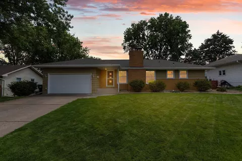 6925 38th Ave N, Crystal, MN 55427