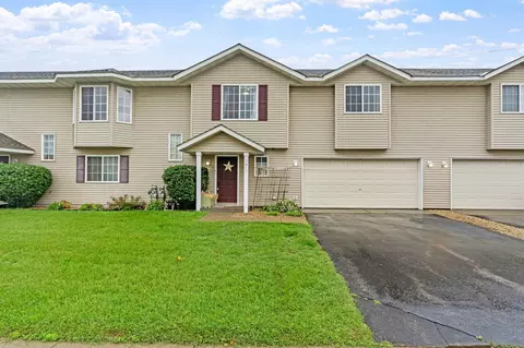 2043 Brittany Ct, Shakopee, MN 55379