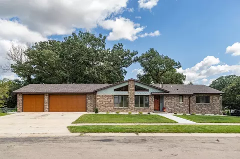 2242 2nd Ave SW, Rochester, MN 55902
