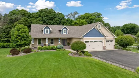 10009 Holloway Farms Rd, Greenfield, MN 55357