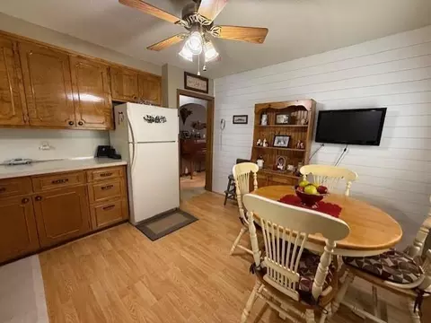 688 Miller Ave, Windom, MN 56101 photo 23