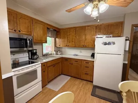 688 Miller Ave, Windom, MN 56101 photo 22