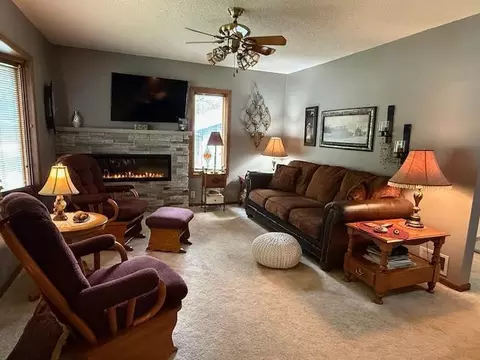 688 Miller Ave, Windom, MN 56101 photo 11