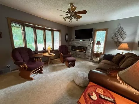 688 Miller Ave, Windom, MN 56101 photo 10