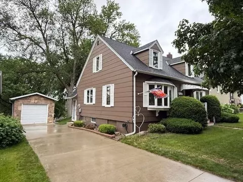 688 Miller Ave, Windom, MN 56101 photo 2